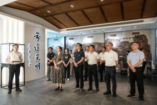 铭记光明嘱托 校地同心赓续红色血脉——马克思主义学院开展建党105周年党建联建活动